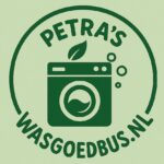 wasgoedbus-logo wasmachine met groen blaadje en bubbels en de tekst Petra's wasgoedbus.nl